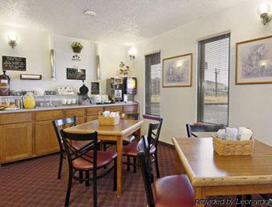 Super 8 By Wyndham Dalhart Motel Restaurant photo
